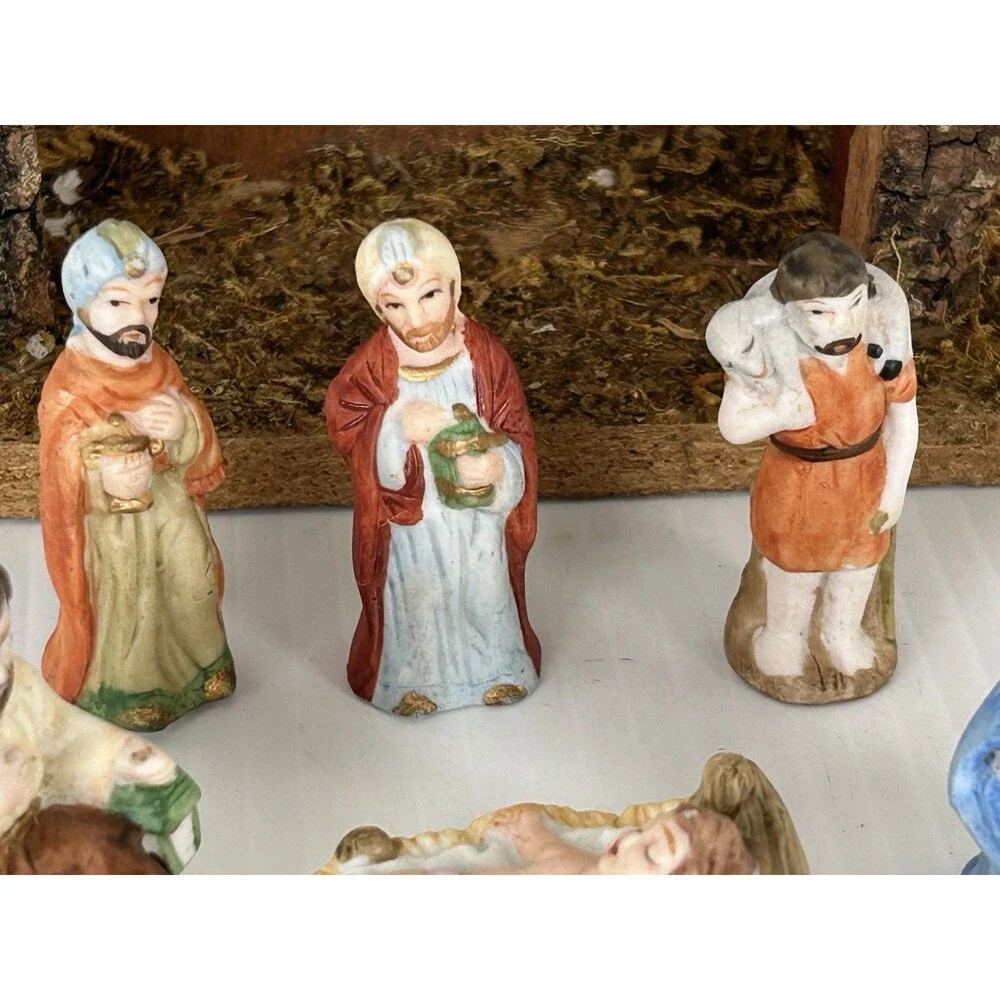 Vintage Flambro Porcelain 7-Pc Nativity Set with Wood Stable - Taiwan ROC